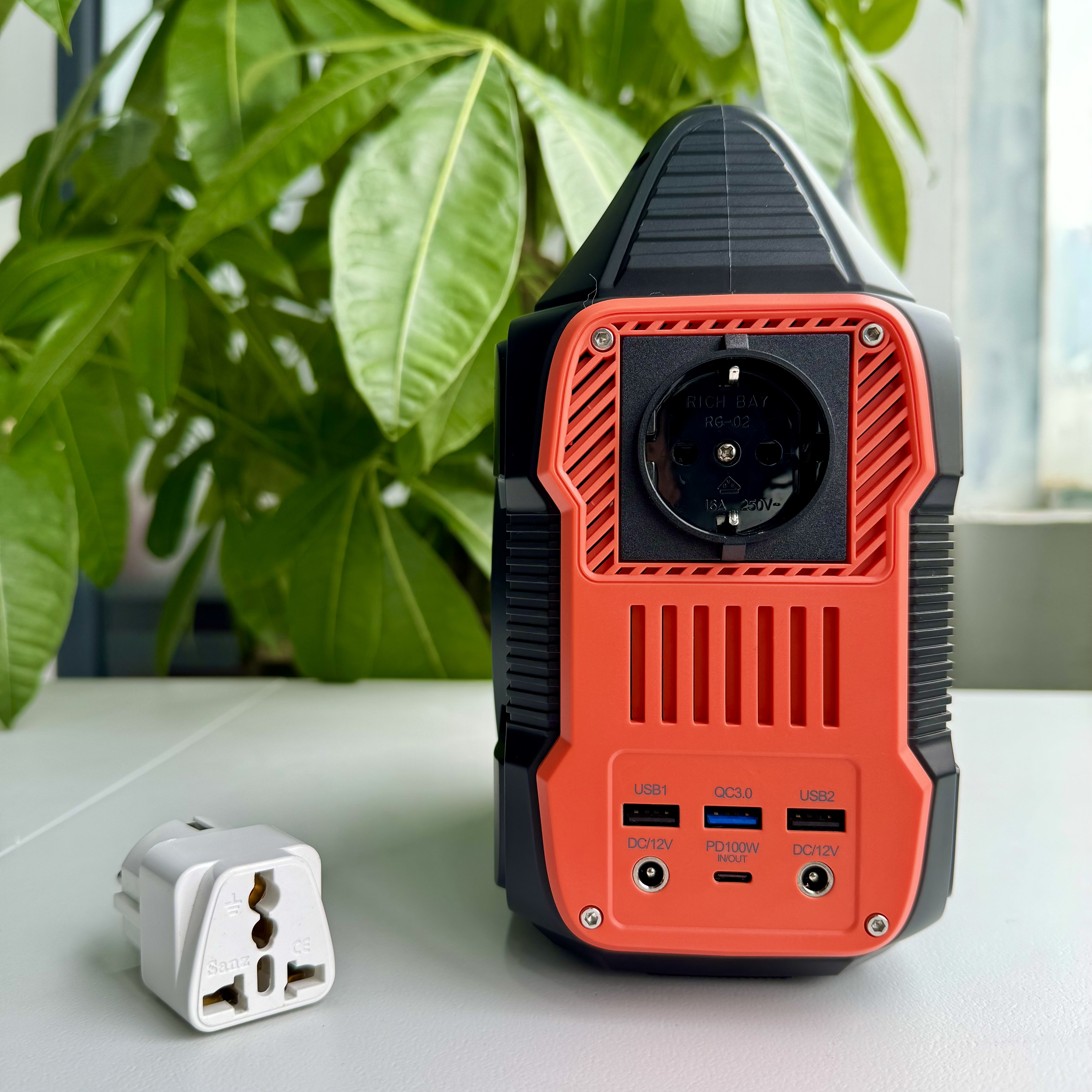 Home and camping portable charging bank 300W (288Wh) solar generator outdoor emergency power station