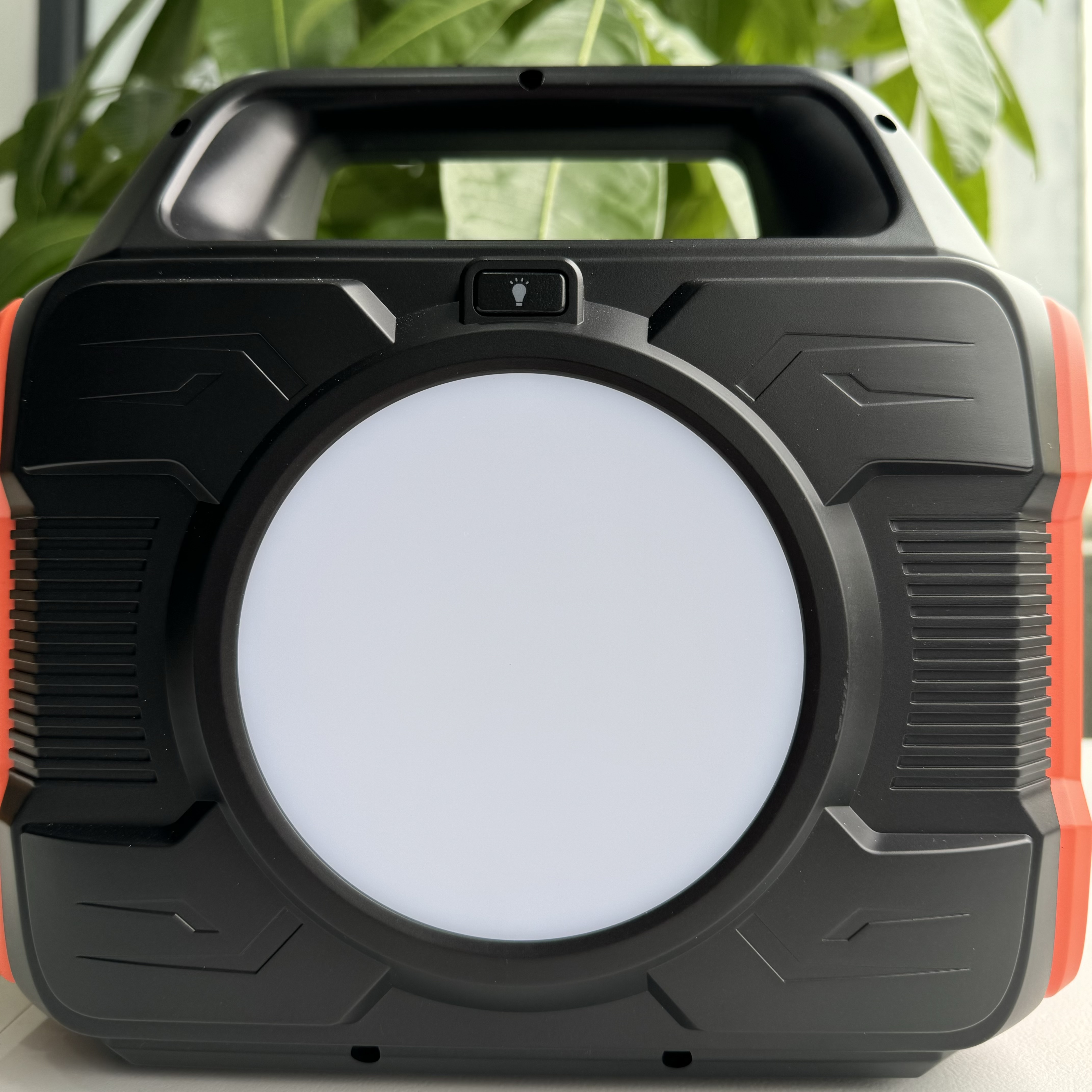 Home and camping portable charging bank 300W (288Wh) solar generator outdoor emergency power station